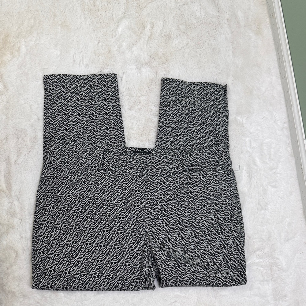 White House Black Market Black & White Cropped Pants